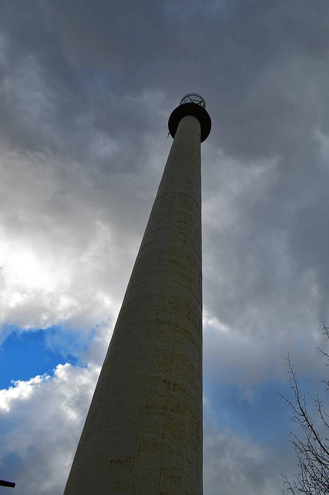 Der Funkturm auf dem Gelände wird auch irgendwann einmal zurück gebaut.