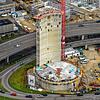 Die Baustelle des Asisi-Panoramas aus der Luft. Der Turm ist mittlerweile weithin sichtbar.
