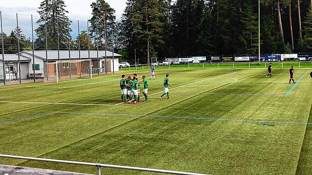 Jubel beim FC Bräunlingen nach dem Treffer zum 1:2.