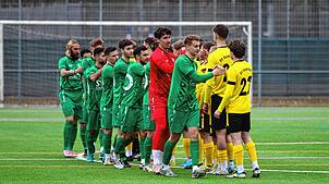 Keinen Sieger gab es im Spitzenspiel zwischen dem TSV Aach-Linz (grünes Trikot) und dem SV Denkingen.