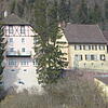 Das Haus „Schwarzer Adler“ (links mit Fachwerk) ist eines der markantesten Gebäude der Stühlinger Altstadt.