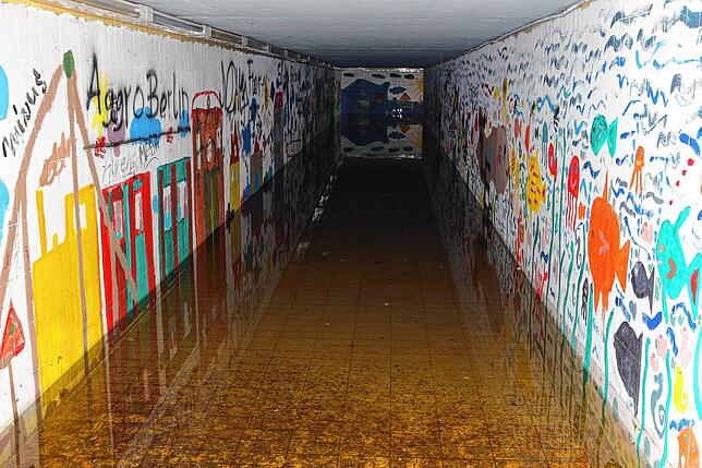 (Archivbild) Auch das gab es immer wieder: Die Unterführung in Allmannsdorf stand mehrfach unter Wasser, weil eine Pumpe defekt war.