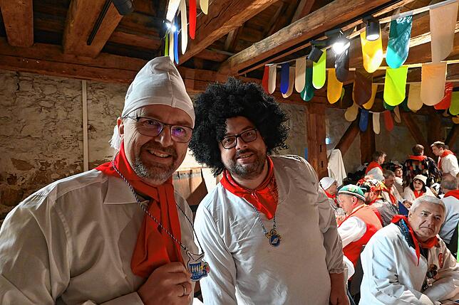 Oberbürgermeister Martin Gruner mit SÜDKURIER-Redaktionsleiter Markus Baier in der Stadtscheuer