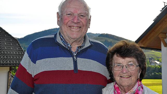 Walter und Hildegard Kaiser feierten am Sonntag eiserne Hochzeit. Bild: Ch. Sahli