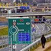 (Symbolbild) Auf dem Teilstück der A7 zwischen dem Euregiokreisel und dem Girsbergtunnel hat ein 98-Jähriger gewendet und ist in die ...