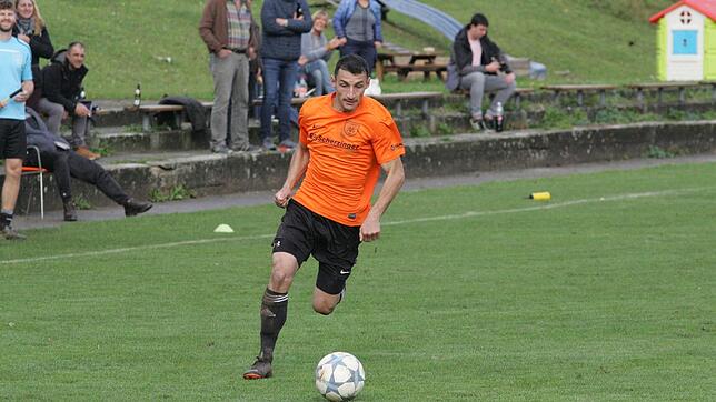Ballgewandt: Mit seinem Tor zum 3:1 entschied Adelin Oborocianu die Partie für den SV Stühlingen gegen den FC Geißlingen. Die ...