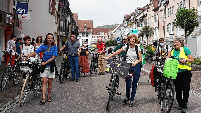 Diese Gruppe hat am Samstag nach einem Aufruf der Grünen für eine bessere Infrastruktur für den Fahrradverkehr &ndash; hier in der ...