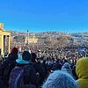 Zahlreiche Menschen haben sich am vergangenen Wochenende auch in Stuttgart auf dem Schlossplatz versammelt, um gegen die AfD und gegen ...