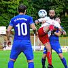 Das umkämpfte Spiel zwischen dem SC Pfullendorf (Silvio Battaglia, Mitte) und dem FC 03 Radolfzell (hinten Jannik Beha, Nummer 10 Daniel ...