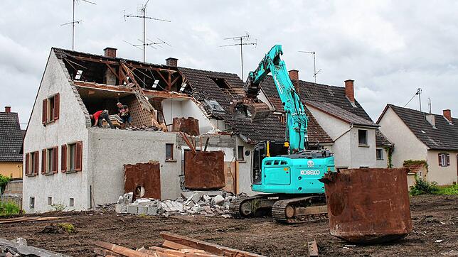 Nur noch Geschichte sind die beiden Gebäude Turngasse 2 und 4, deren Abriss dem Bau der neuen Seniorenwohnanlage &bdquo;Wohnpark am ...