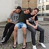 Der Häfler Band "110 Prozent", bestehend aus (von links) Nice, Kai und Phil, ist es in Friedrichshafen in mancher Hinsicht zu leise ...