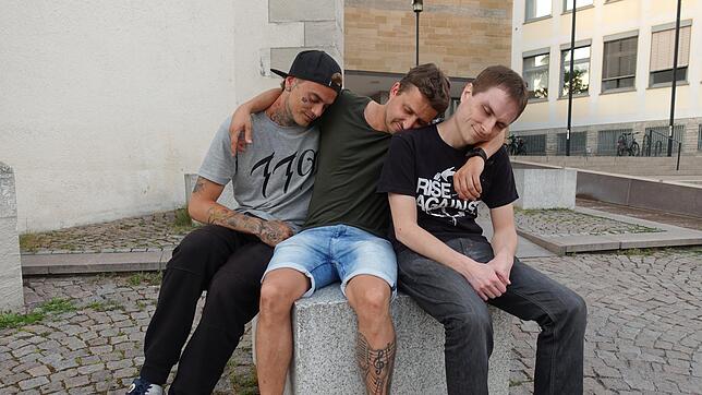 Der Häfler Band "110 Prozent", bestehend aus (von links) Nice, Kai und Phil, ist es in Friedrichshafen in mancher Hinsicht zu leise ...