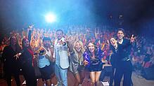Bild : Anita Hofmann und andere Schlagerstars: Party beim Sound Beach Festival 2025 in Überlingen