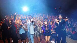 Bild : Zahlreiche Zuschauer beim Sound Beach Festival