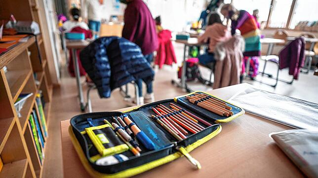 Wie geht es an den Schulen im Herbst weiter? Eine Garantie für Präsenzunterricht geben die Landespolitiker derzeit nicht, auch wenn es ...
