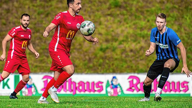 Wechsel: Fatih Cakir (Mitte) ist einer von drei Spielern des FSV Rheinfelden, die sich dem FC Wallbach angeschlossen haben. Die anderen ...