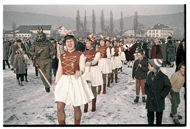 Bild 1: Bilder von der Fasnacht bei der Seegfrörne im Jahr 1963