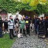 Vor dem und im Rathaus protestieren Mitarbeiter der Konstanzer Kulturinstitutionen gegen Kürzungen in den Etats von Theater und ...