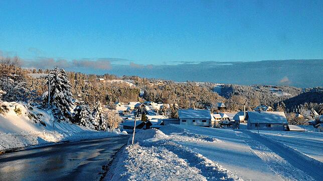 Dachsberg im Winter: Der Blick auf Wittenschwand, wo die Gemeindeverwaltung, die Nachbarschaftsgrundschule Dachsberg-Ibach und der ...