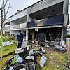 Flammen aus einem defekten Elektrogerät haben vermutlich einen Brand in einem Mehrfamilienhaus in Salem verursacht. Verletzt wurde ...