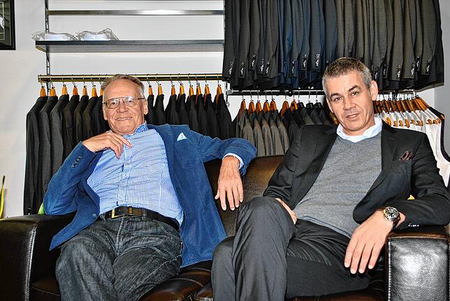 Patrick Schmoll (rechts) mit seinem Vater Günther beim 75-jährigen Bestehen des Geschäftes. Gegründet wurde das Unternehmen von ...