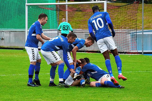 Bild 2: FSV Rheinfelden II gewinnt das Spitzenspiel gegen die SF Schliengen mit 4:1 &ndash; und wir haben die Bilder!