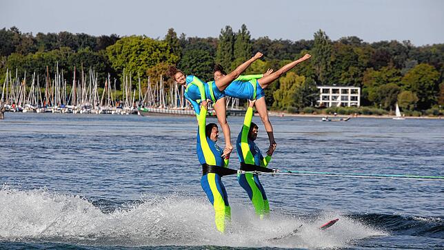 Bild 19: Konstanzer Seenachtfest 2022: Ein Highlight des Tages ist die Wasserski-Show