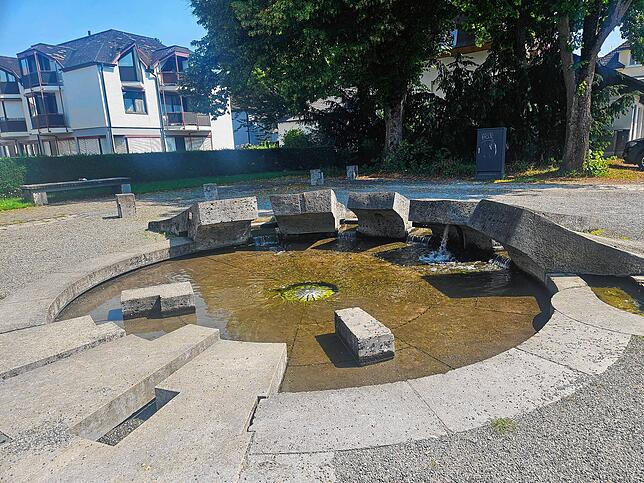 Der zweite Brunnenbehälter.