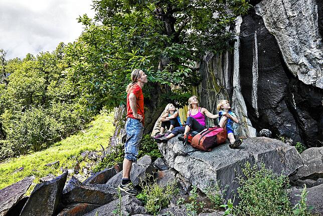 Familienausflug in der Natur: Robert und Daniela Jasper mit den Kindern Stefan und Amelie.