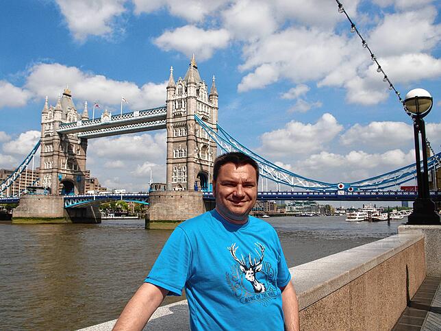 Ralf Göhrig, im Bild in London, ist Krimiautor mit Faible fürs Britische.