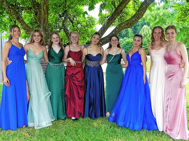 Bild 19: Erfolgreicher Abschluss: Abiturientinnen feiern in Tiengen ihren Abiball