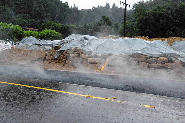 Bild 7: Wieder Hochwasser: So sieht es gerade an der L194-Baustelle beim Stockacher Freibad aus