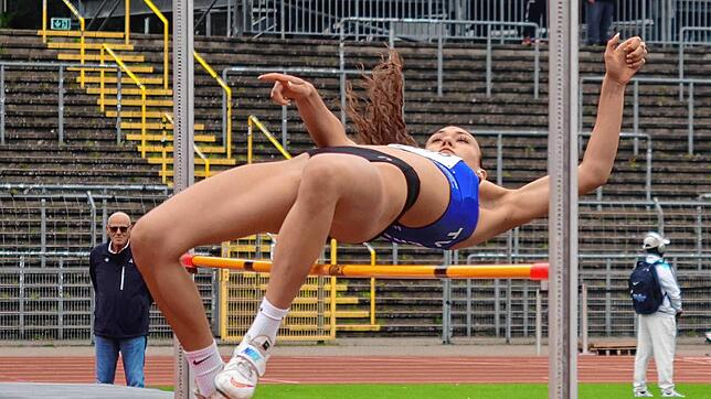 Lea Brauner sprang mit 1,59m persönliche Bestleistung beim DM-Siebenkampf.