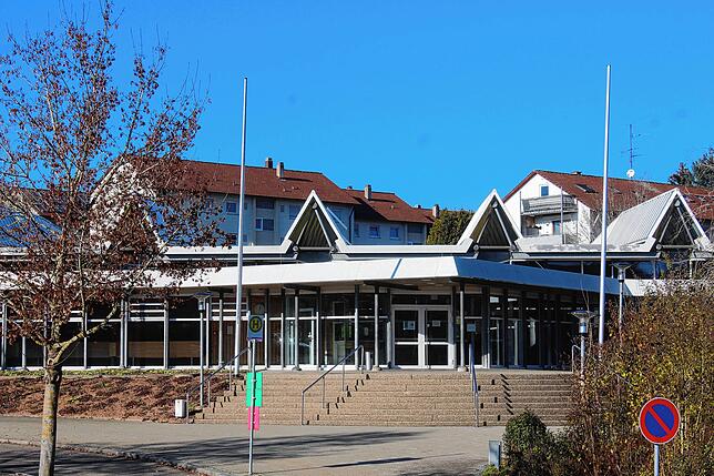 Neben dem Facility Manager sind auch die Hausmeister und das Reinigungspersonal eingebunden, wenn es um Nutzung und Betrieb der ...