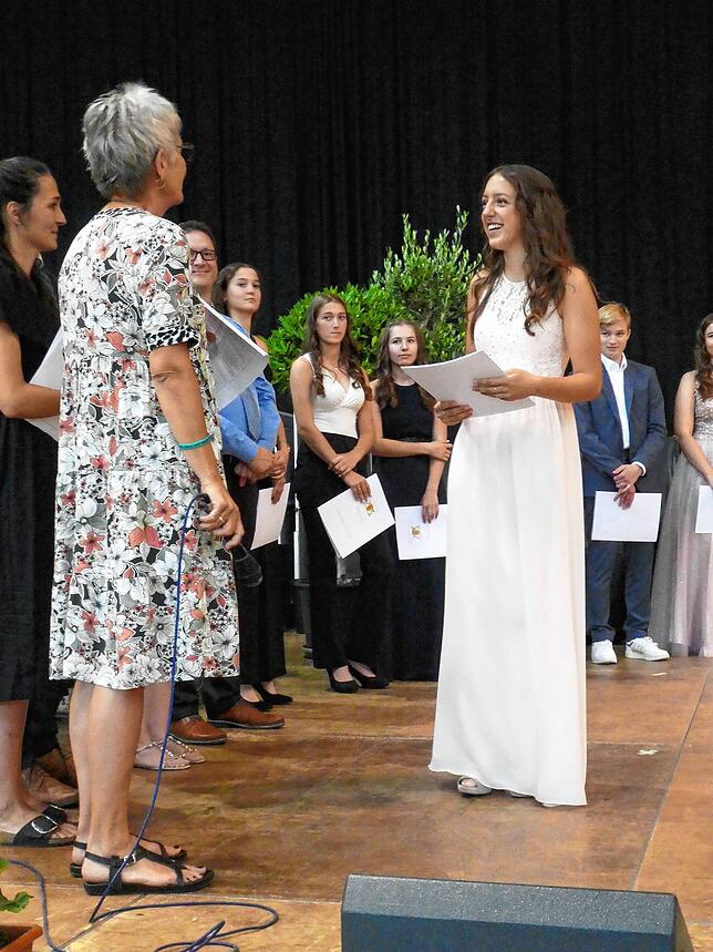 Bild 10: Bilder von der Zeugnisübergabe am Schulverbund Nellenburg Stockach &ndash; Teil 2