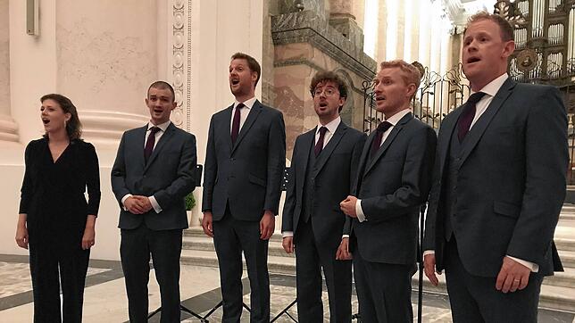Mit Mapping the Stars gastierten The Queen‘s Six im St. Blasier Dom. Am Ende applaudierten die begeisterten Zuhörer im Stehen. Foto: ...