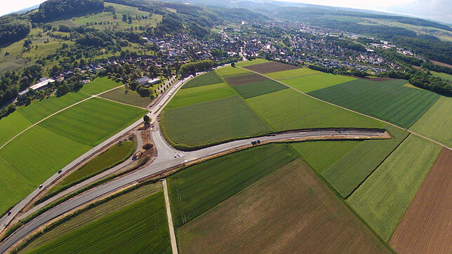 Von drei ersehnten Ortsumfahrungen ist derzeit nur die Umgehung von Oberlauchringen (Bild) im Bau. Die Arbeiten sollen aber erst 2020 ...