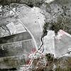 Die Lage der Bombenkrater, die durch den Abwurf entstanden sind, aufgenommen am 24. Februar 1945. Keiner liegt in der Nähe des Teiches. ...