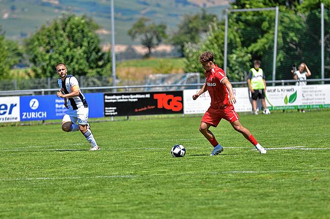 Bild 15: SC Freiburg II gewinnt Test beim FC Erzingen gegen den FC Zürich II mit 6:3 – wir haben Fotos!