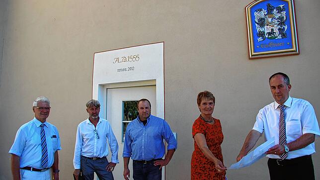 Bei der Lageplan-Besprechung vor dem Goreth-Haus in Stetten a.k.M. (von links): Klaus Burger, Bauamtsleiter Markus Spende, Oliver Beil, ...