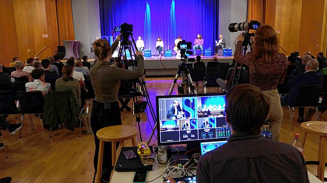 In mehreren Runden mussten sich die Bundestagskandidaten in der SÜDKURIER-Wahlarena beweisen. Die Debatte wurde live im Internet übertragen.