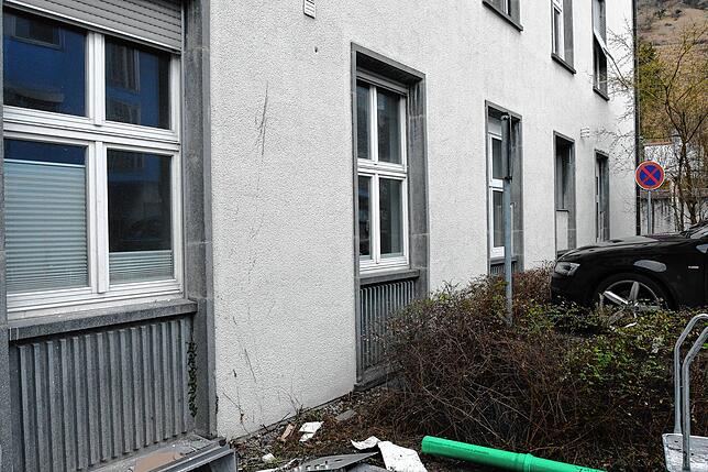 Die früheren Praxisräume des Neurochirurgen Bahram Hashemi, die in einem Gebäude des Krankenhauses liegen, werden zu einer Ambulanz ...