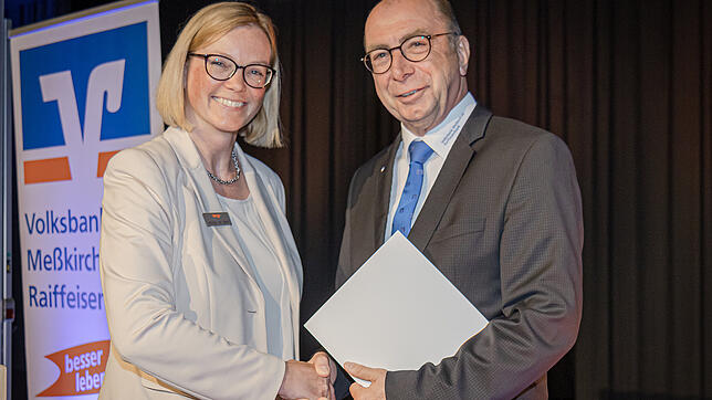 Monika van Beek verabschiedete Karl Springindschmitten.