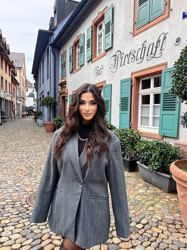 Pamela Ghazal ist Influencerin aus Freiburg.