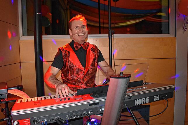 Bild 2: Bunter Abend in Untermettingen – hier sind die Bilder