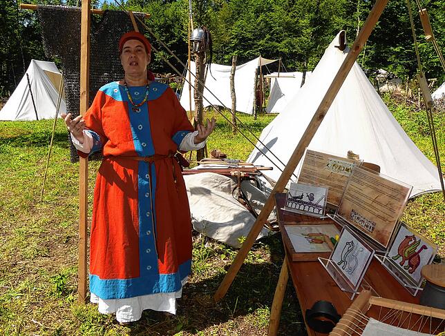 Bild 20: Zeitreise auf dem Campus Galli: Living-History-Gruppen zeigen Leben im Mittelalter