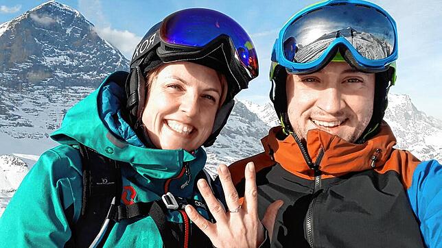 Den Heiratsantrag hat Jens seiner Tina am Fuß des Eigers gemacht, im März 2020 heiratete das Paar. Dann erkrankte der junge Mann an ...