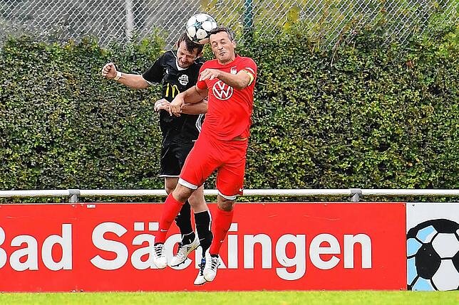 Bild 23: FC Wallbach setzt sich knapp mit 2:1 gegen den FC Tiengen 08 durch &ndash; und wir haben Bilder