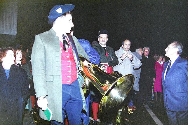 Bild 21: Gedächtnis der Region: Bilder von dem Abend 1993, an dem Rainer Stolz zum Bürgermeister wurde