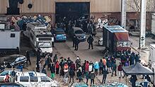 Ende eine mehrtägigen Party mit wummernden Technoklängen: In einer heruntergekommenen Lagerhalle in der spanischen Kleinstadt Llinars ...